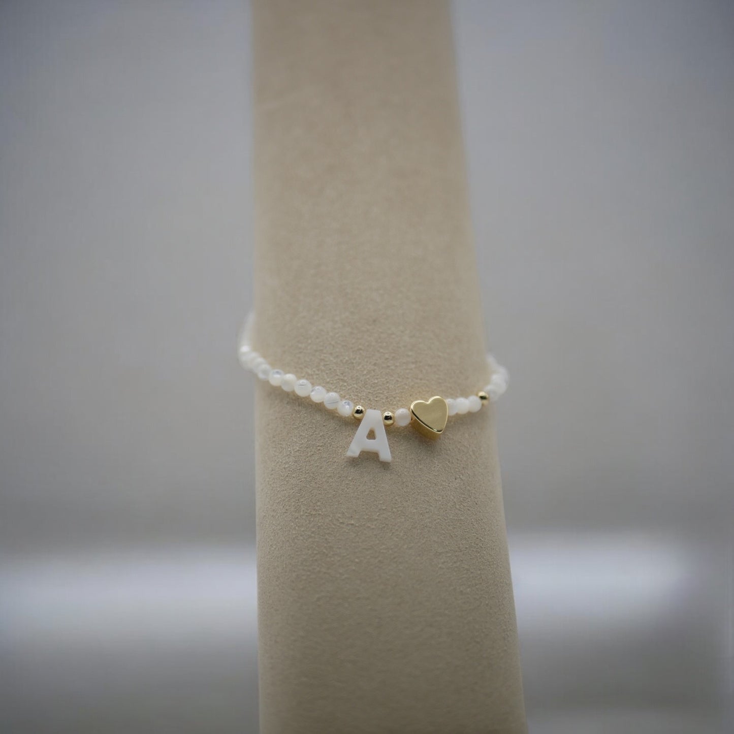 Pulsera blanca iniciales - Glamurette