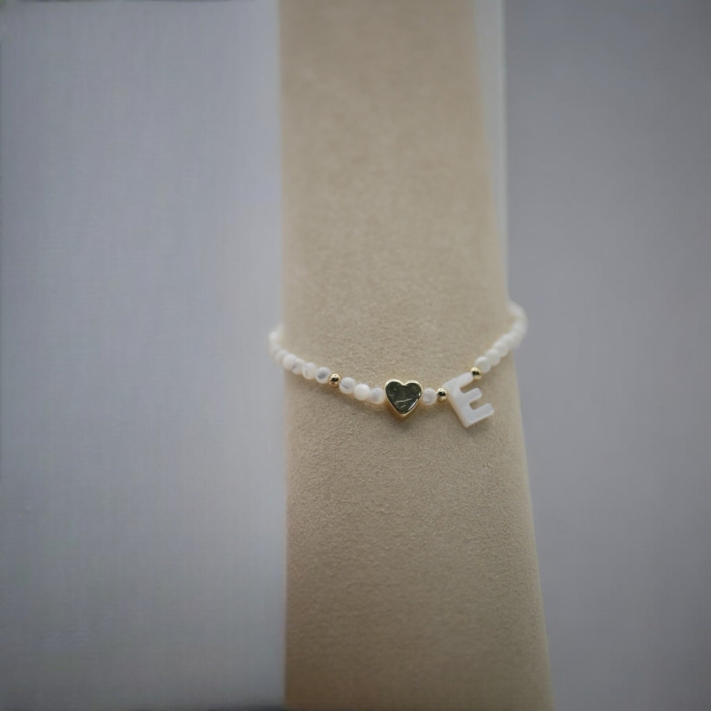 Pulsera blanca iniciales - Glamurette